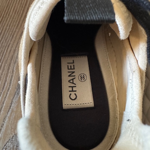 Chanel Beige/ Black Sneakers size 39 - Picture 5 of 10